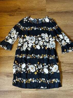 Old Navy Floral Ruffle Sleeve Shift Dress Size L